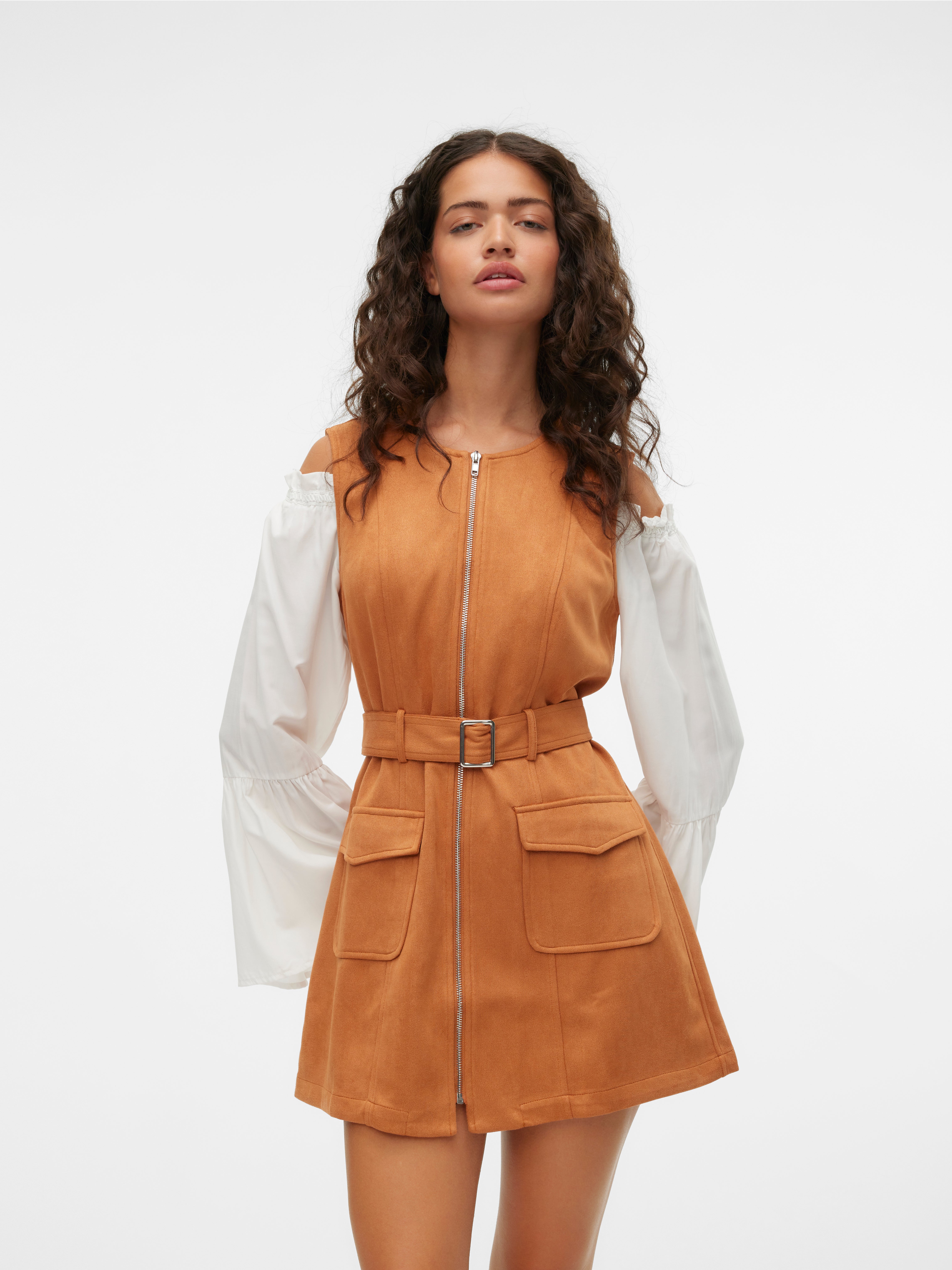 SOMETHINGNEW x ELIS JUREMA  Kurzes Kleid
