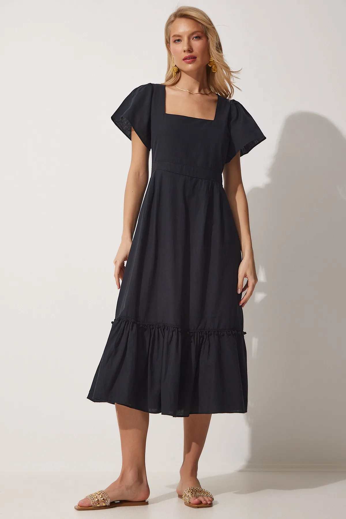 Happiness İstanbul  Schwarzes Leinenkleid mit quadratischem Kragen für Damen JH00046
