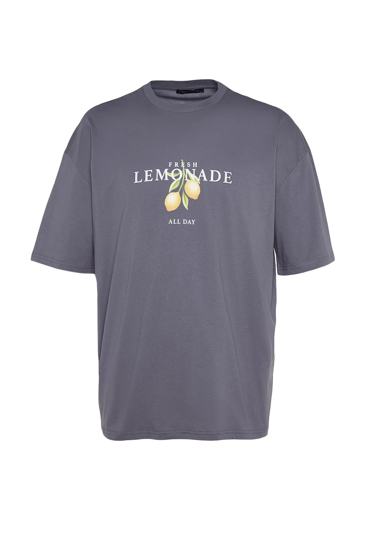 Trendyol Collection  Anthrazitfarbenes, kurzärmliges, bedrucktes Oversize-T-Shirt mit Rundhalsausschnitt TMNSS23TS00089
