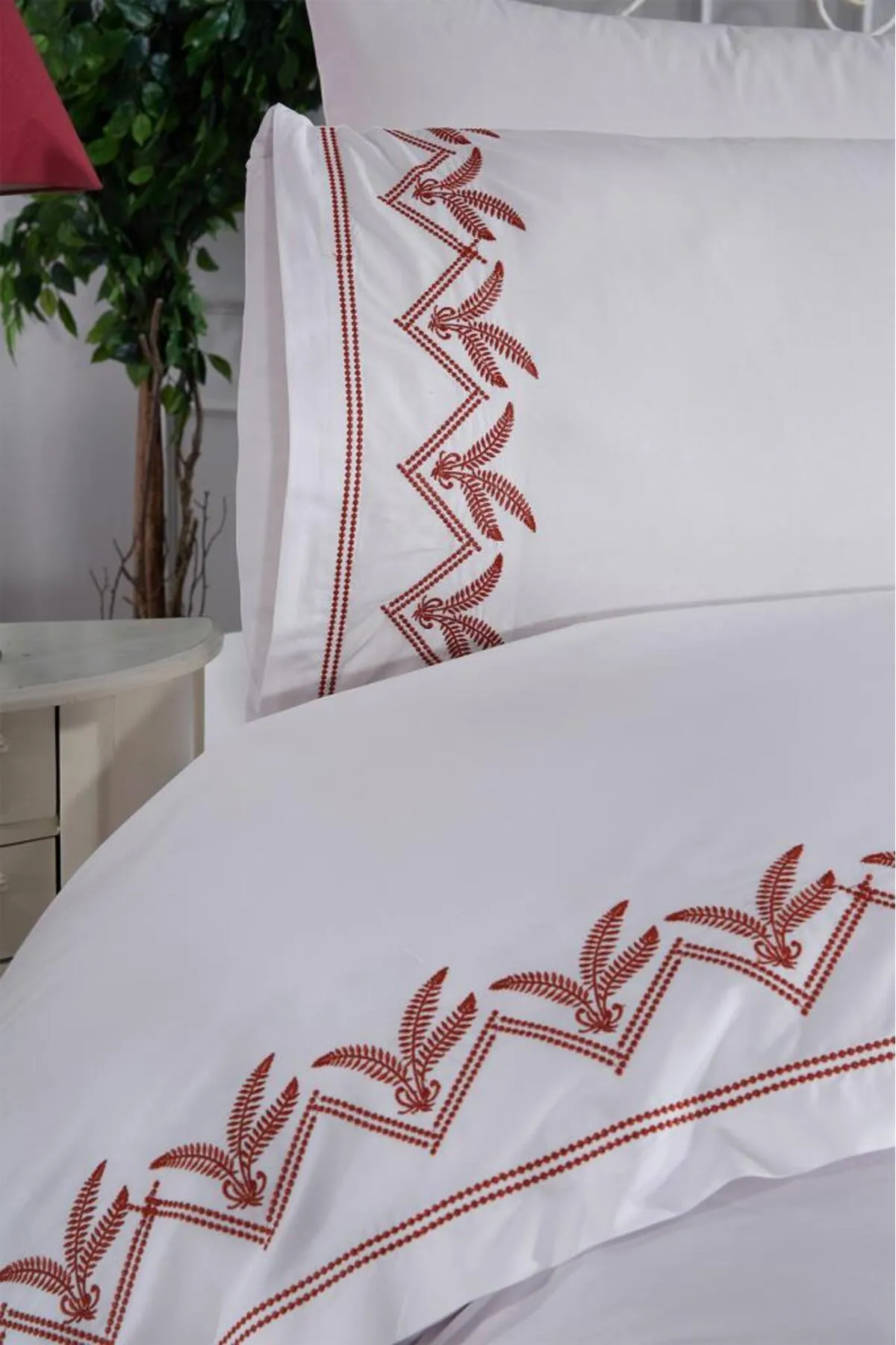 Çeyiz Diyarı  Yuliana Besticktes 6-teiliges Bettbezug-Set, Creme