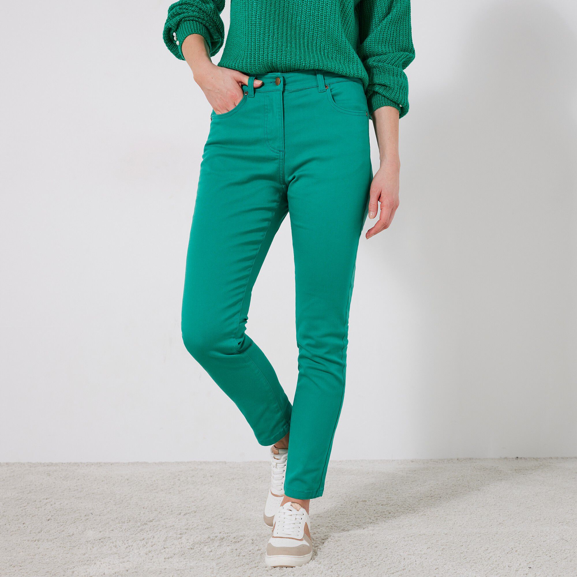 Pantalon 7/8ème fuselé stretch uni