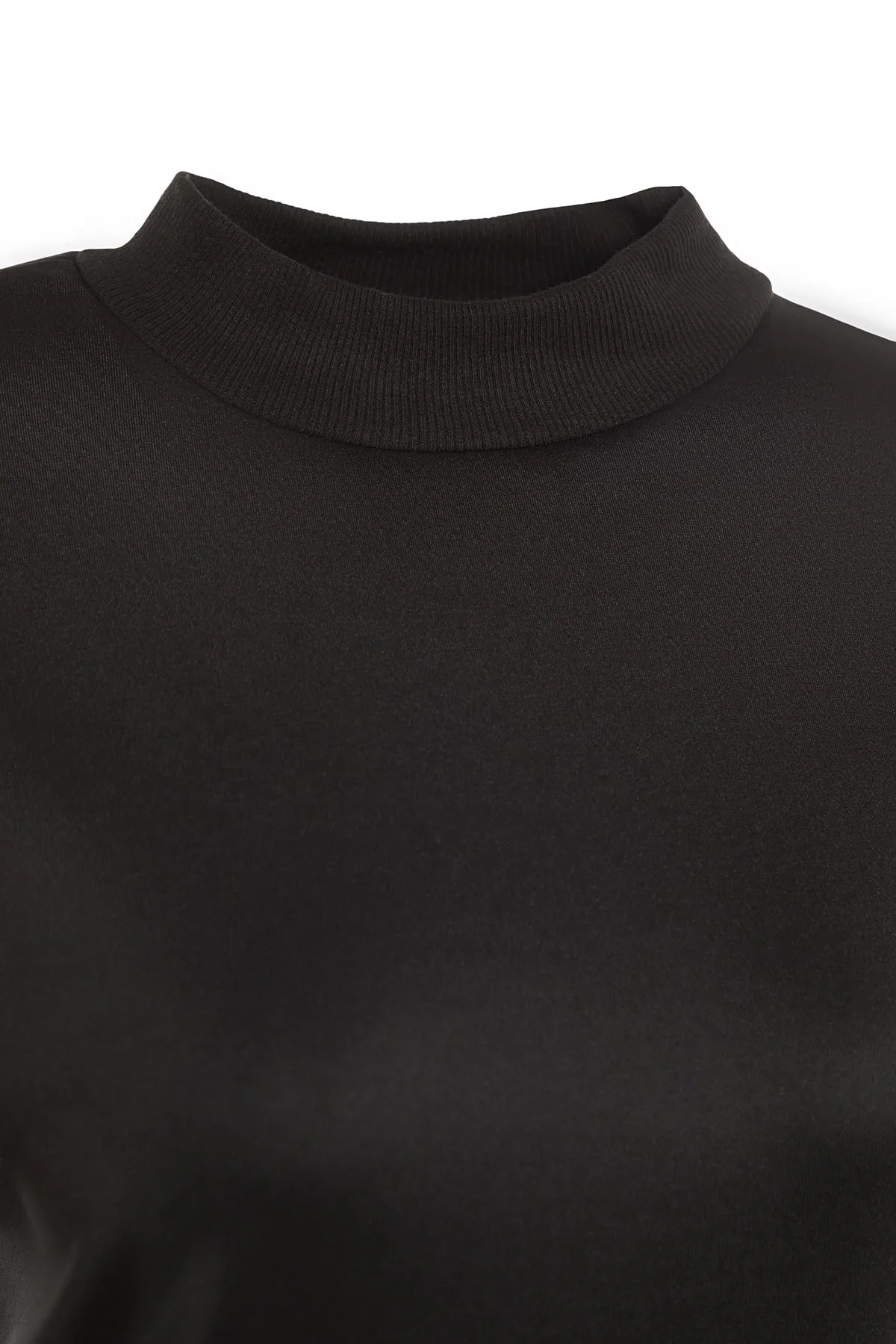 Trendyol Modest  Schwarzes Strickset aus Scuba-Tunika und -Rock mit Ärmeldetail TCTAW23US00106