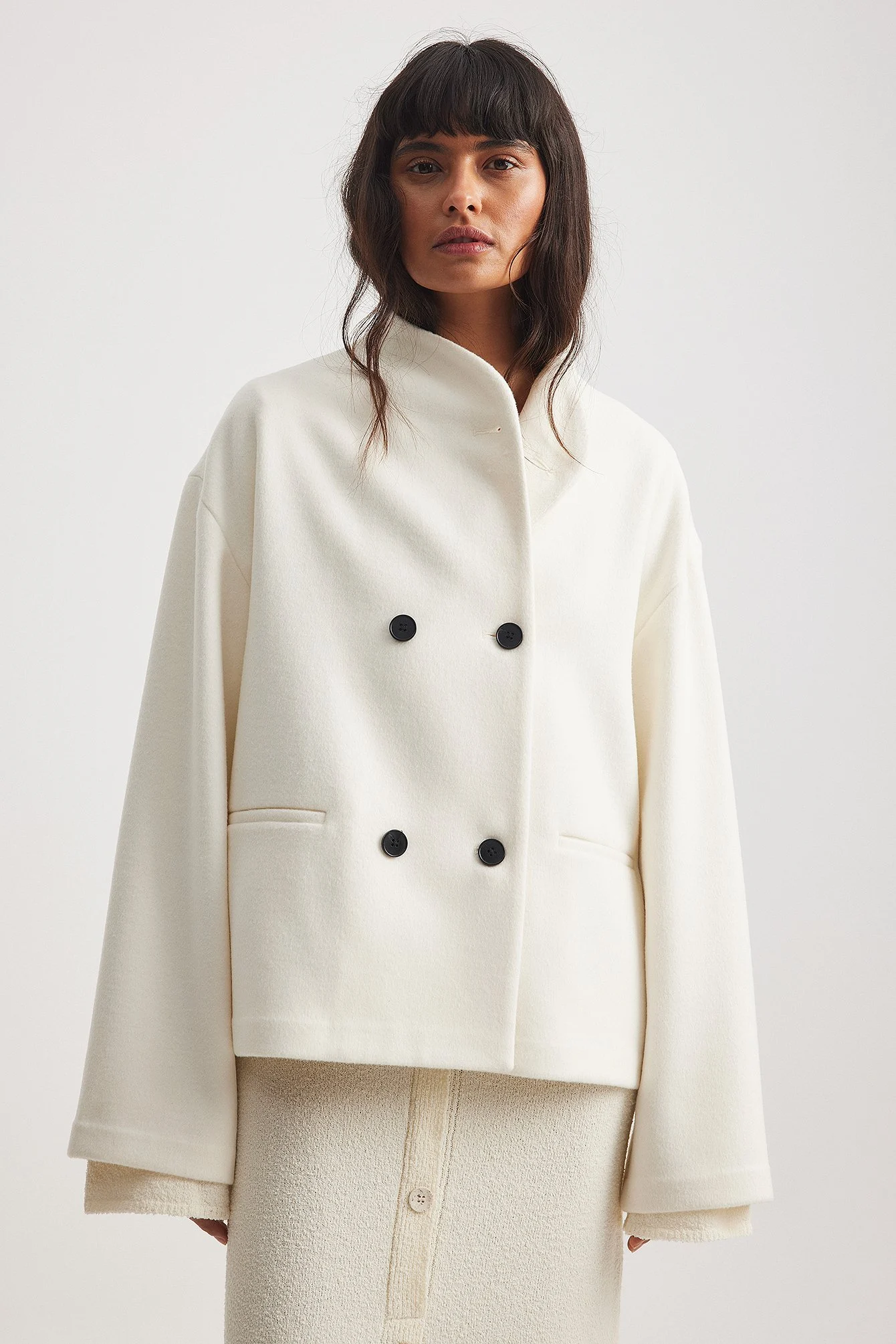 Zweireihige kurze Jacke aus Wollmischung