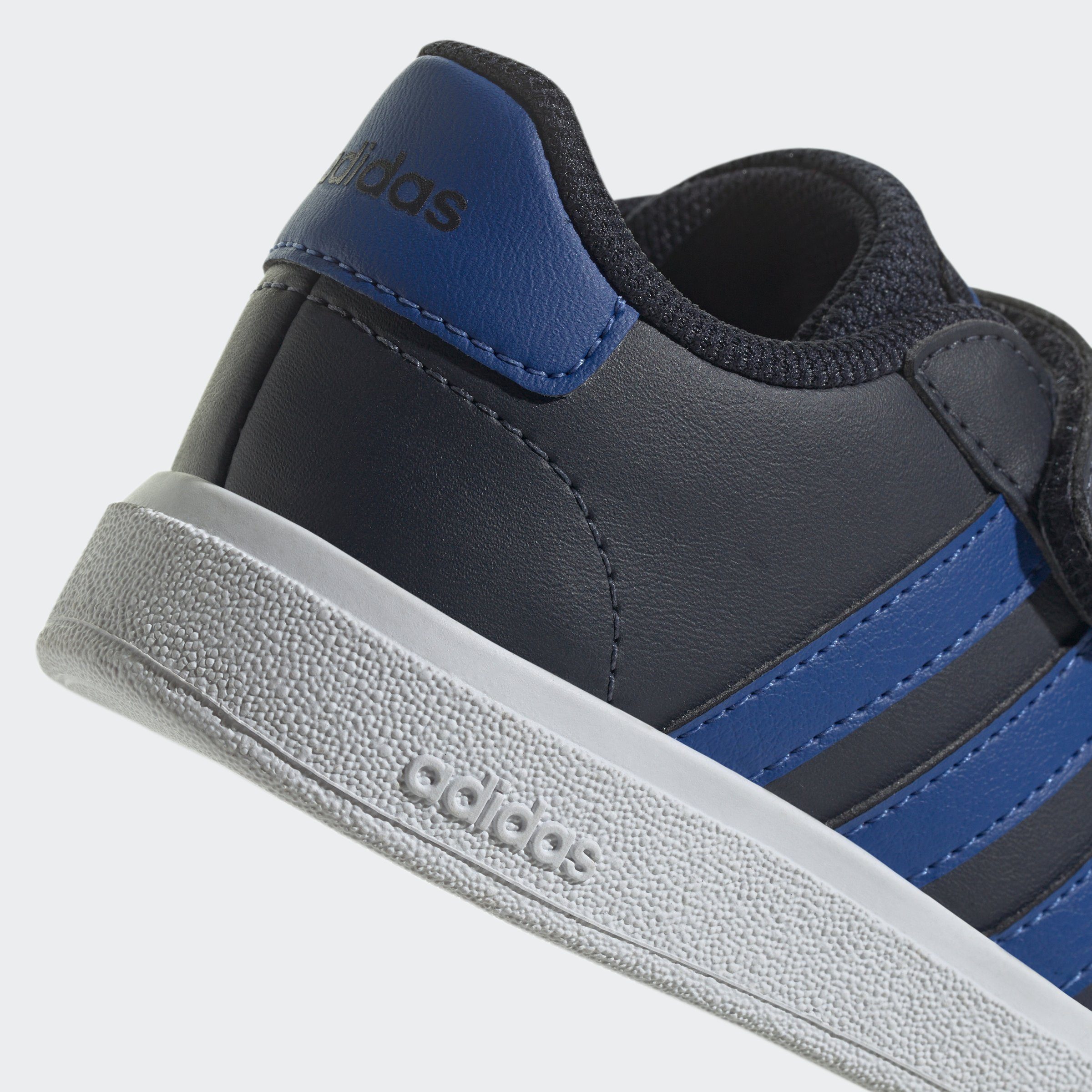 adidas Sportswear GRAND COURT LIFESTYLE HOOK AND LOOP Sneaker Design auf den Spuren des adidas Superstar