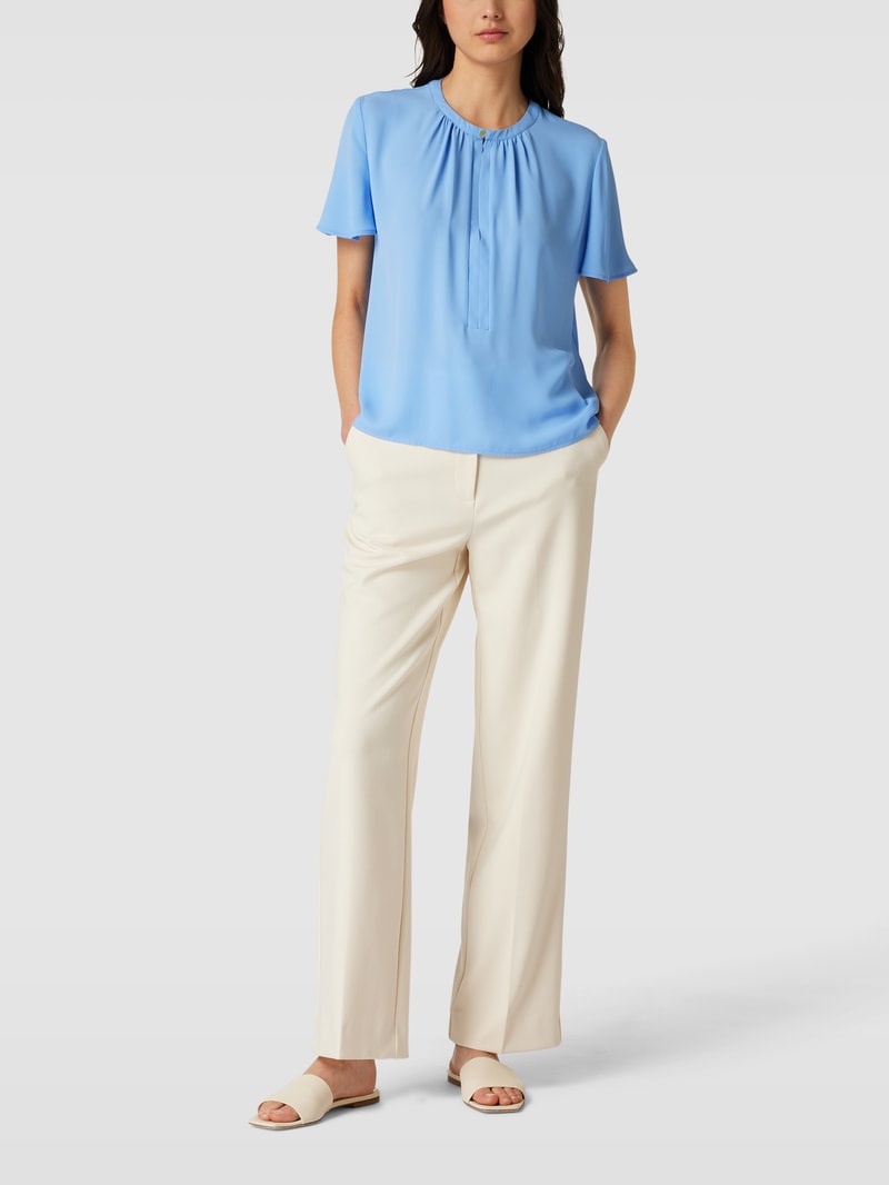 Bluse mit Schlüsselloch-Ausschnitt in bleu