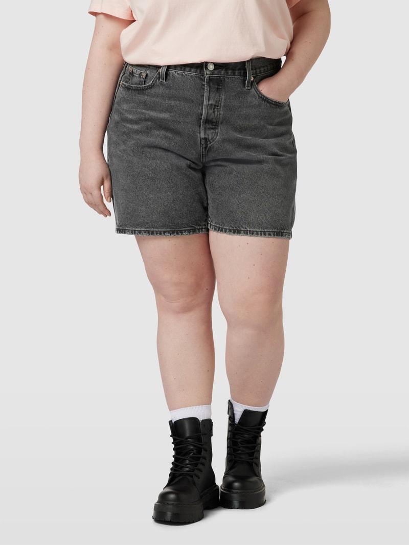 PLUS SIZE Jeansshorts mit Label-Patch in schwarz