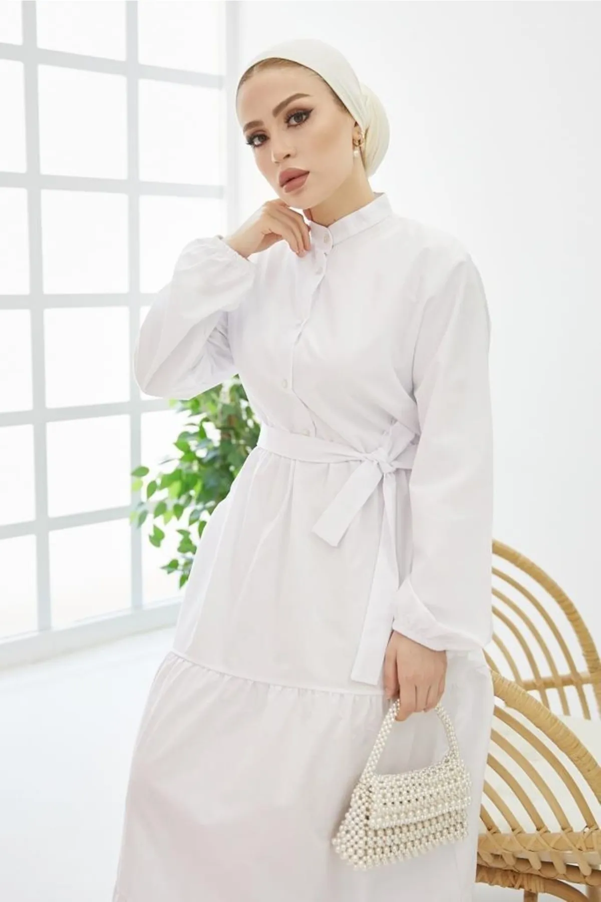 benguen  428 Prächtiges Hijab-Kleid mit Kragen und Knöpfen in Weiß