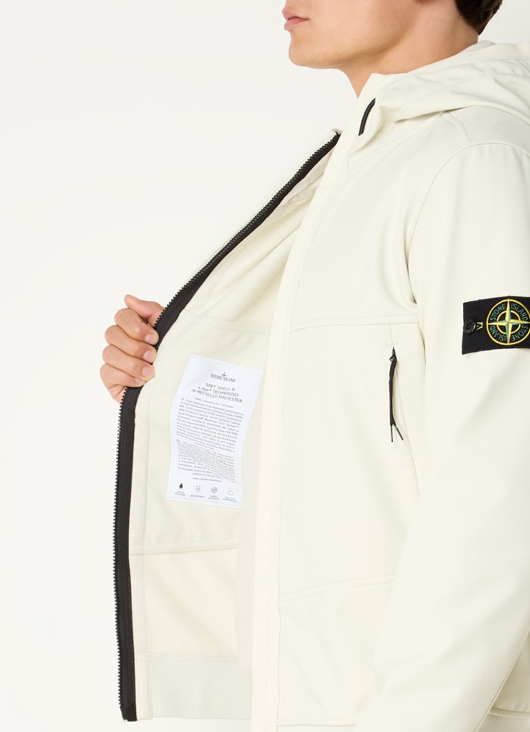 Μπουφάν Stone Island 8115Q softshell με τσέπες με φερμουάρ και λογότυπο