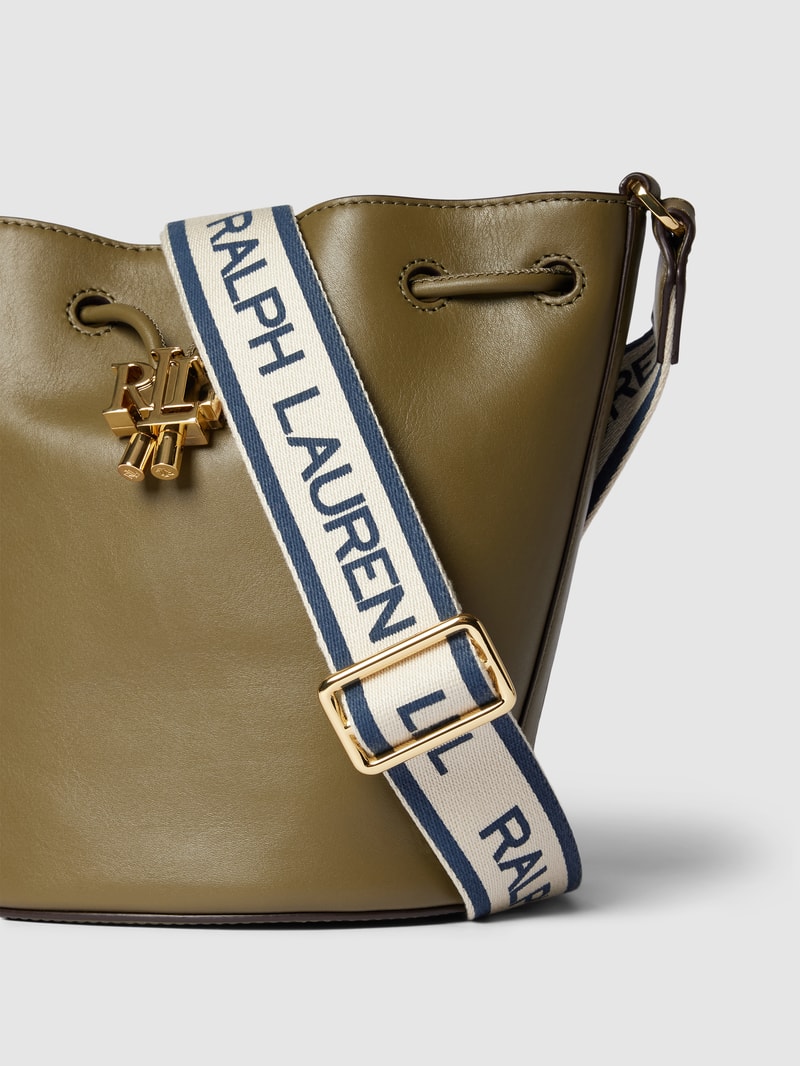 Bucket Bag mit Label-Detail Modell 'ANDIE' in olivgrün