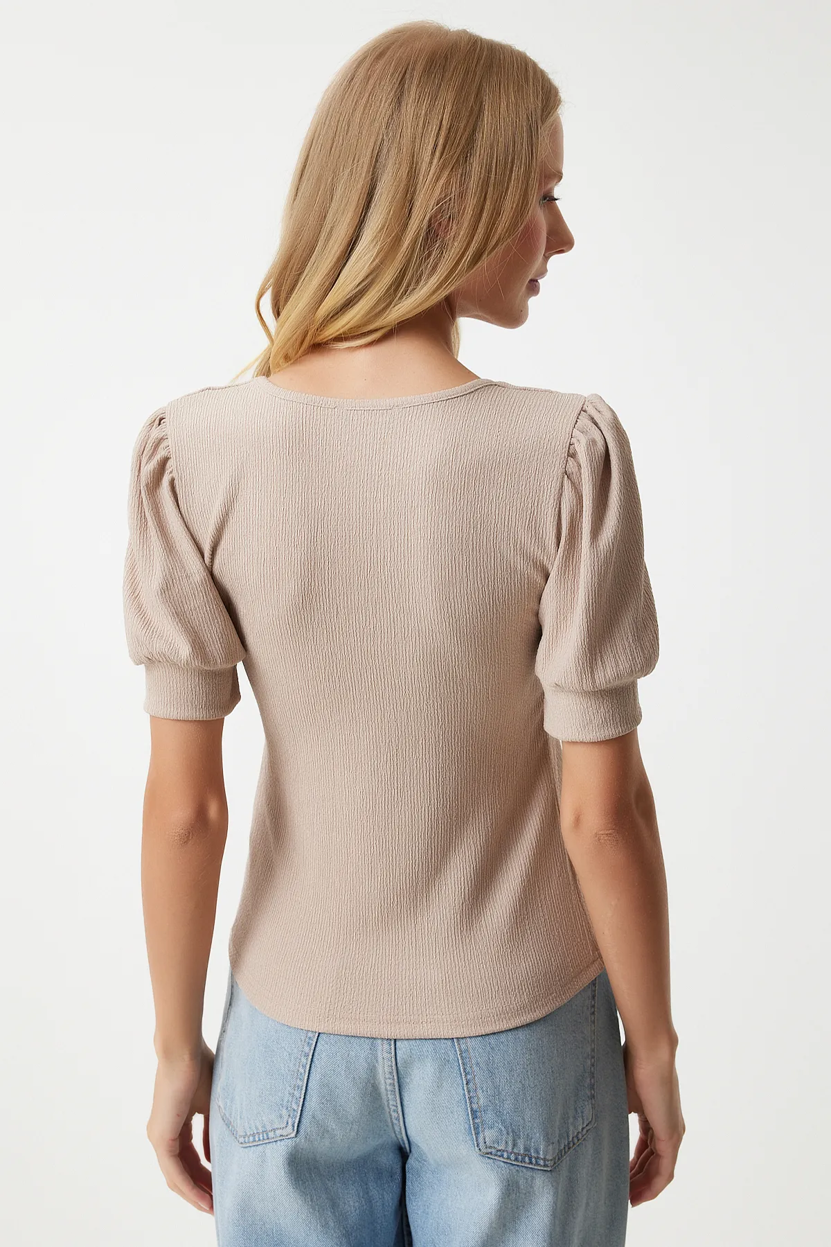 Happiness İstanbul  Keksfarbene Strickbluse für Damen mit quadratischem Ausschnitt und Ballonärmeln - DD01051