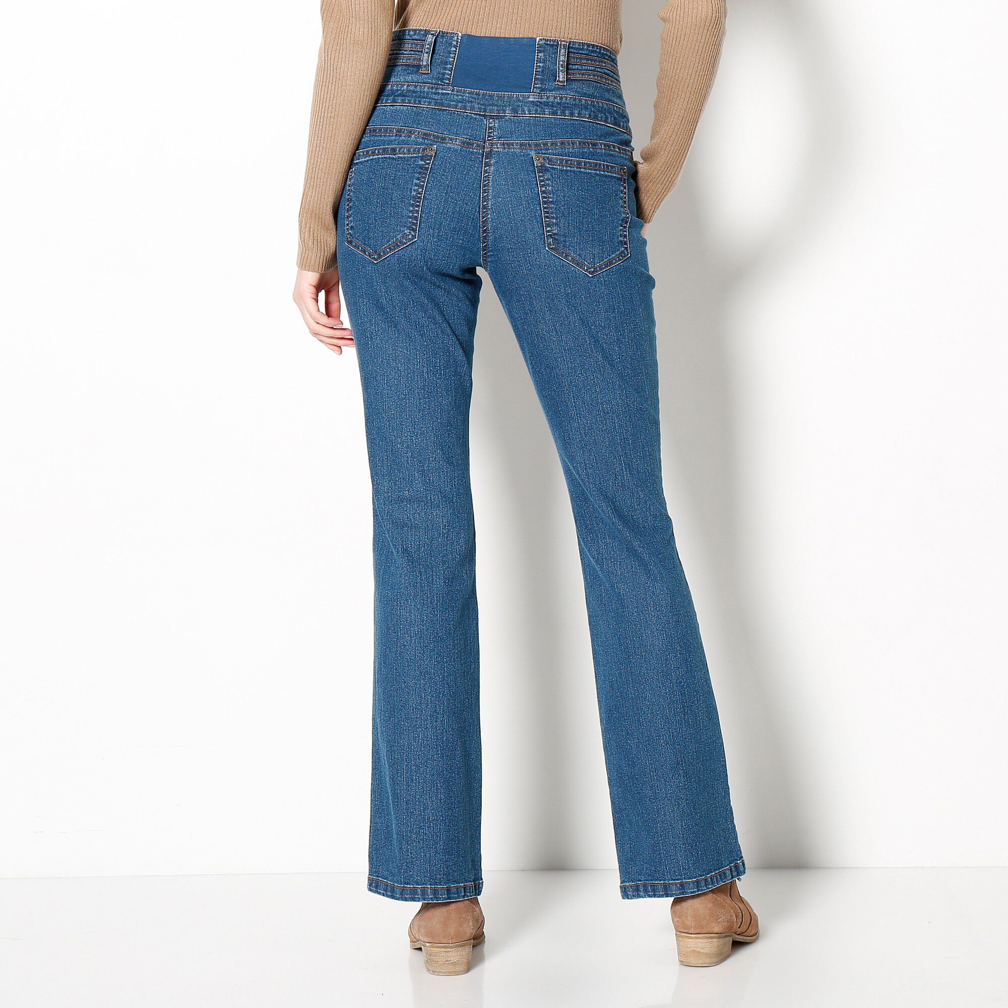 Jean taille haute coupe bootcut entrej. 78 cm