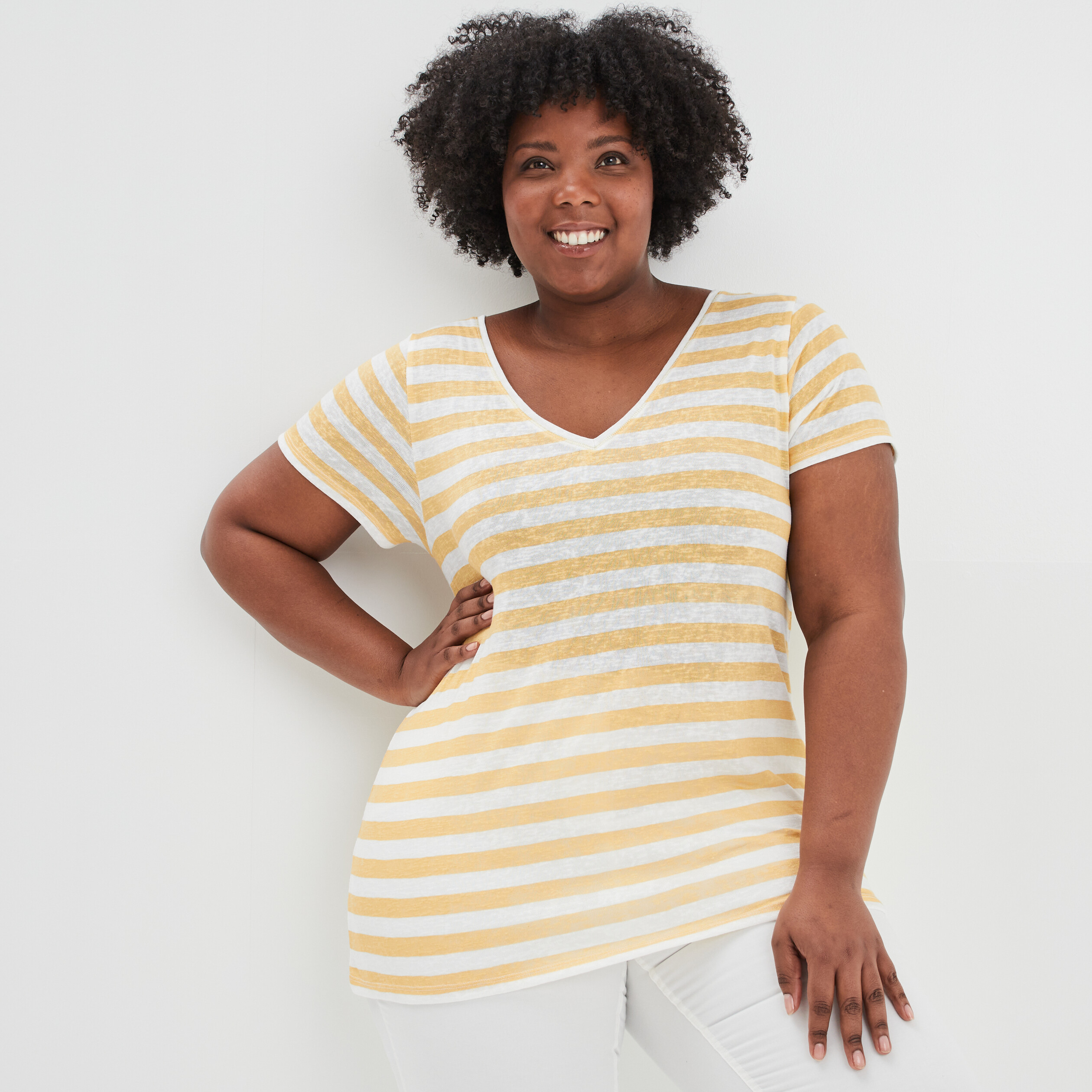 T-shirt col en V manches courtes jaune clair femme grande taille | La Halle