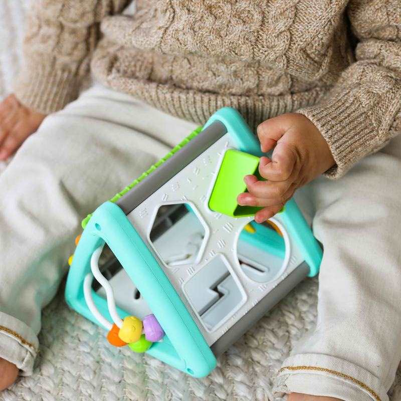Triangle boite à formes multi activités Infantino