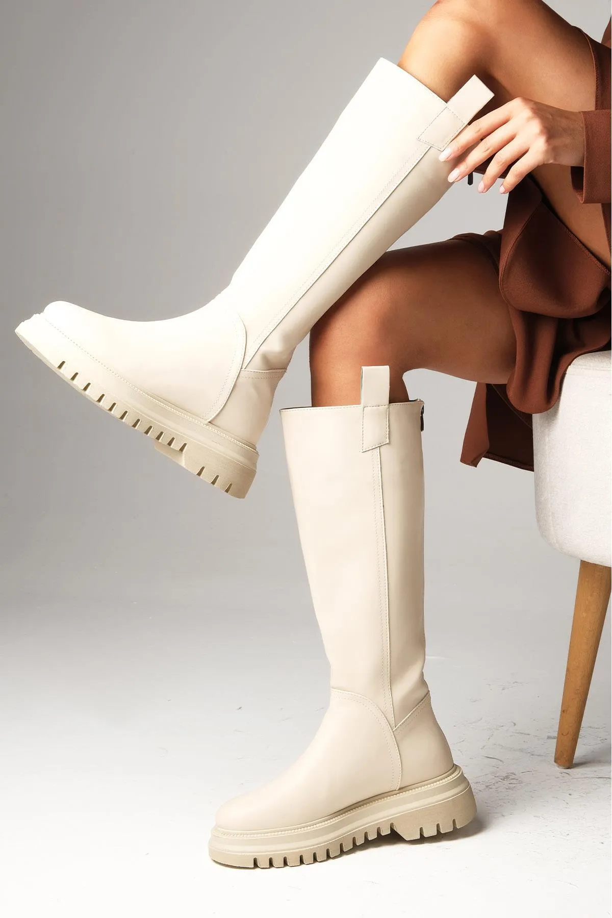 Mio Gusto  Beigefarbene, pelzgefütterte Damenstiefel mit Reißverschluss hinten