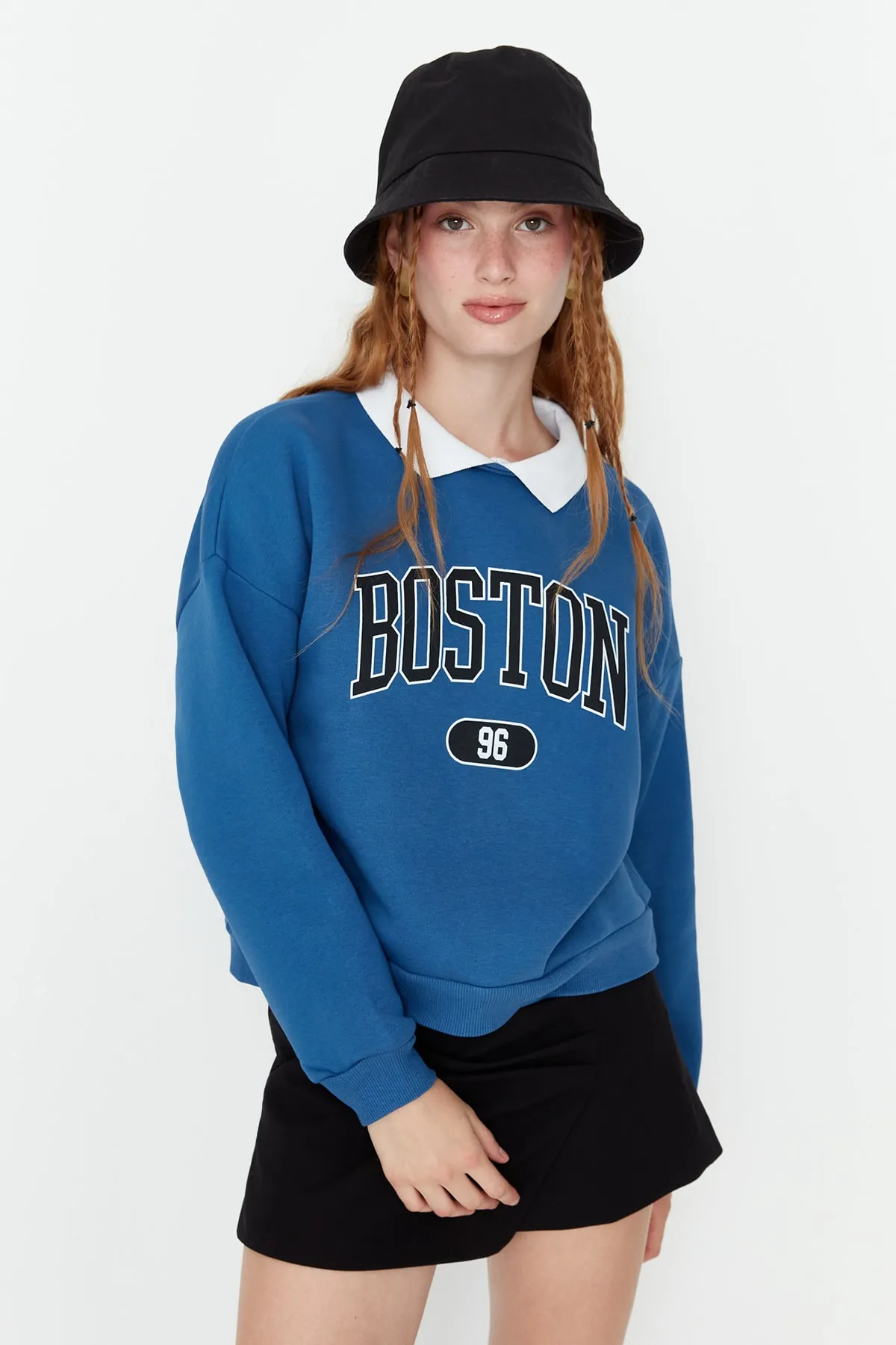 Trendyol Collection  Indigo bedrucktes Boyfriend-Sweatshirt aus dickem Fleece innen TWOSS21SW0171