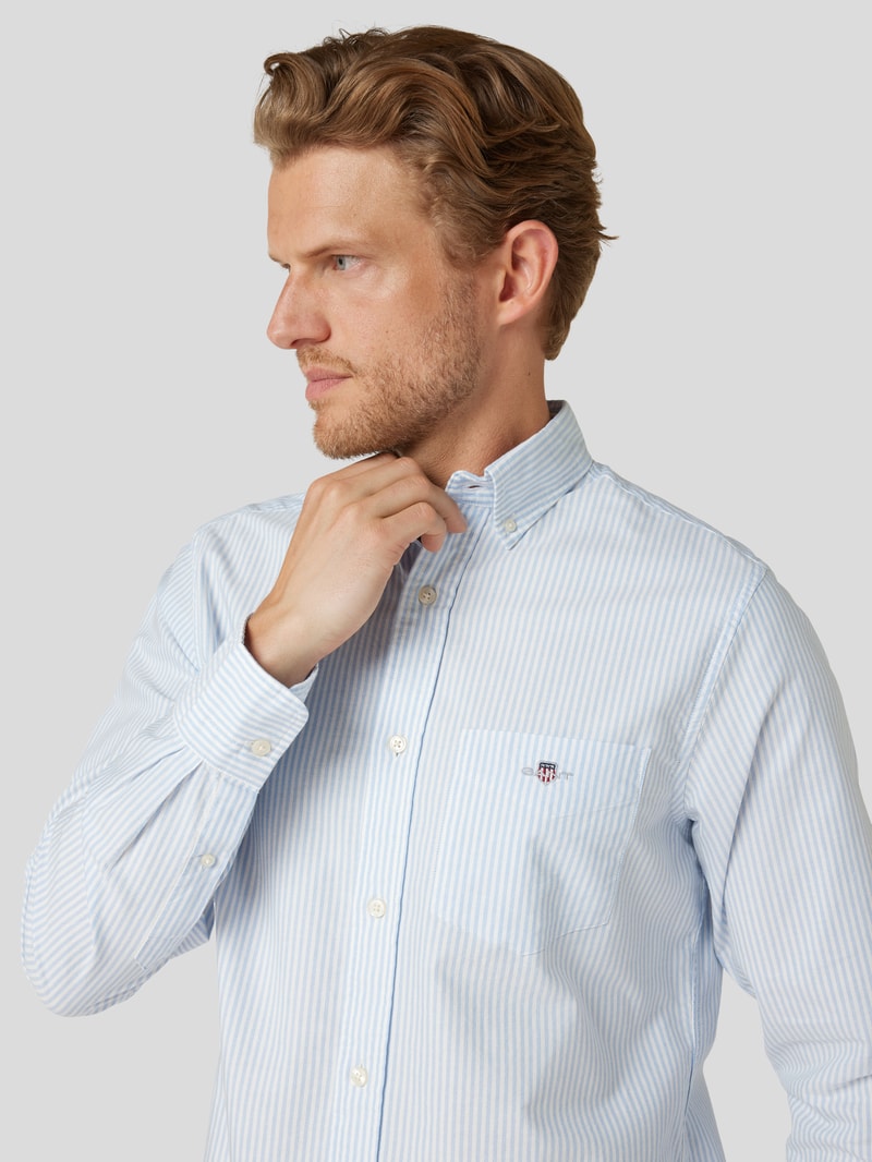 Regular Fit Freizeithemd mit Streifenmuster Modell 'OXFORD' in hellblau