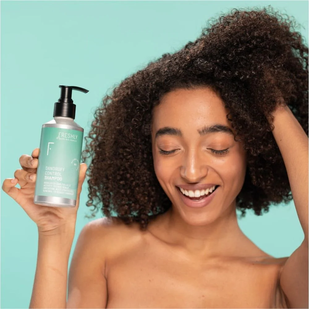 Champú anticaspa para el cuidado del cabello