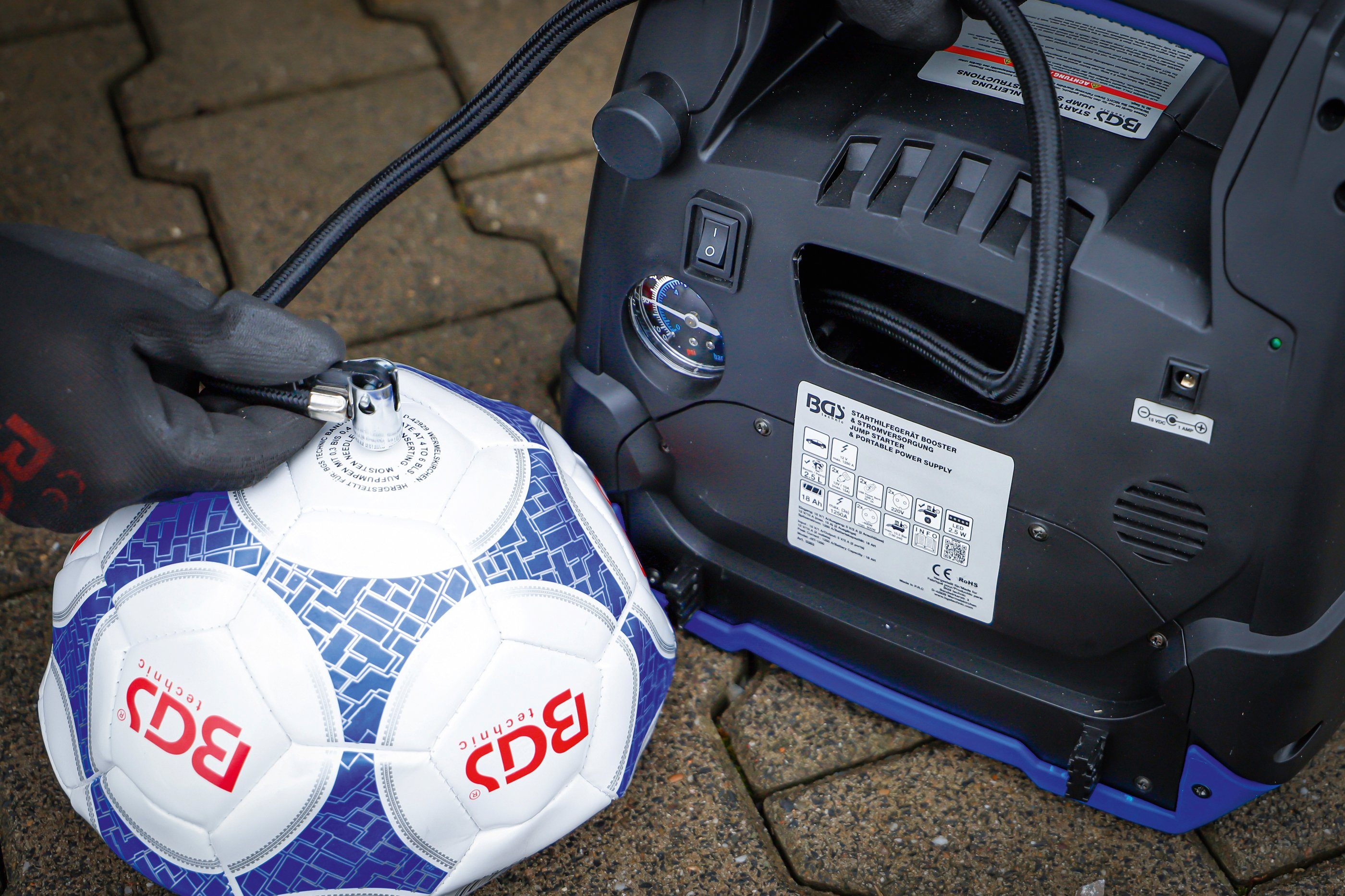BGS 3383 Starthilfegerät, 5 in 1: Starthilfe, Kompressor, Powerbank, 220V Spannung, Leuchte