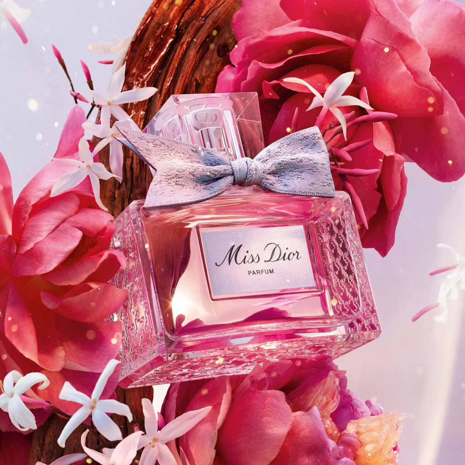 DIOR Notas florales, frutales y amaderadas intensas