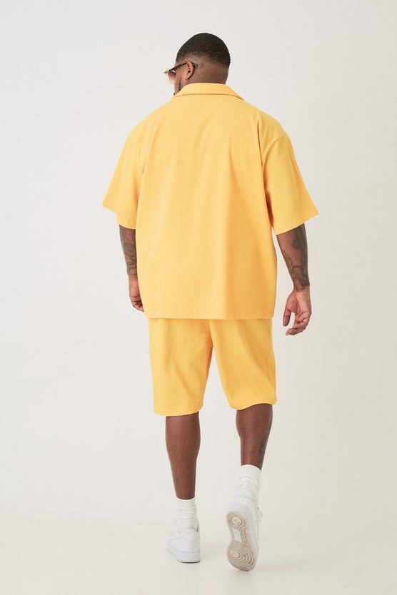 Plus gelbes Hemd & Shorts