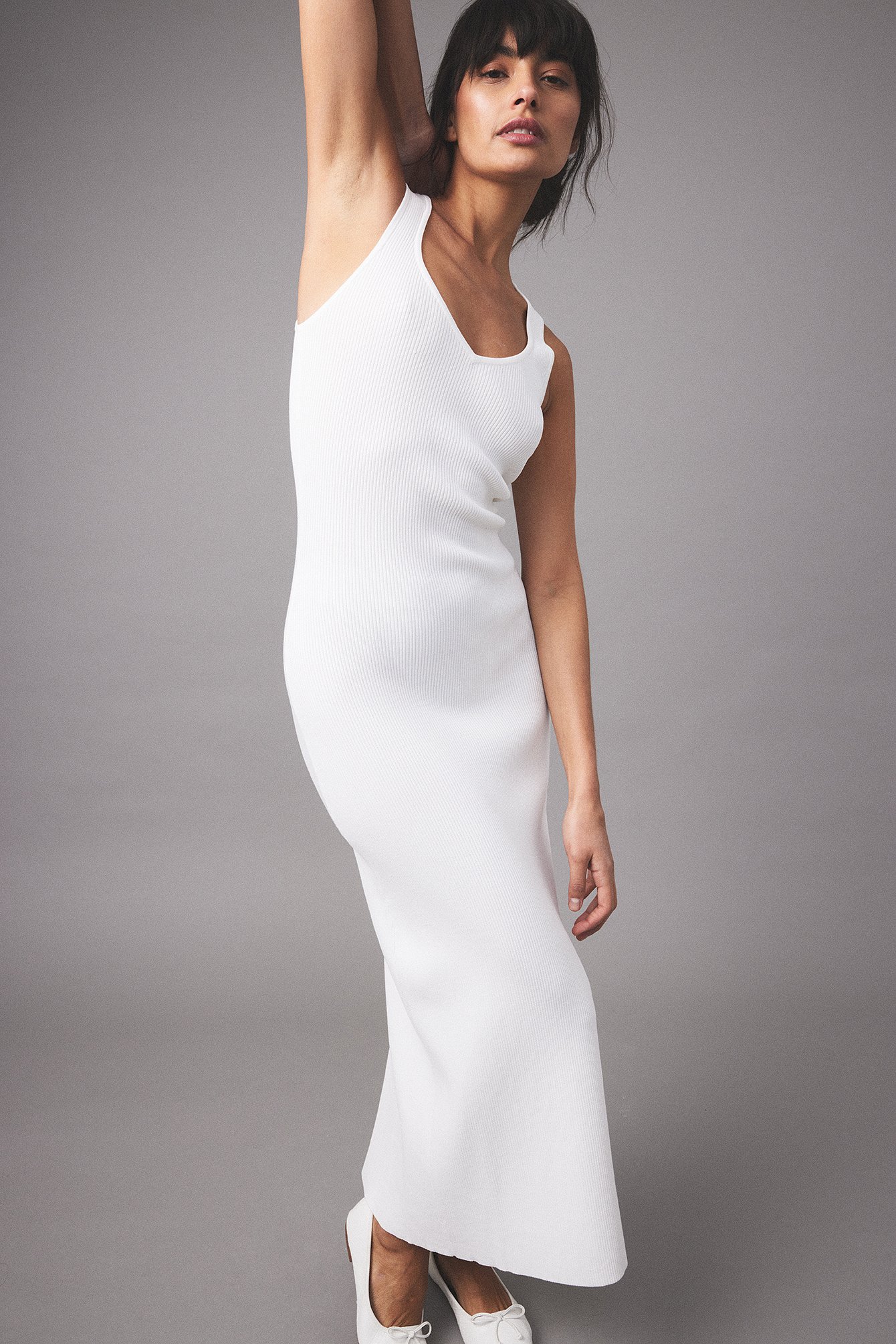Fein gestricktes Midikleid mit U-Boot-Ausschnitt