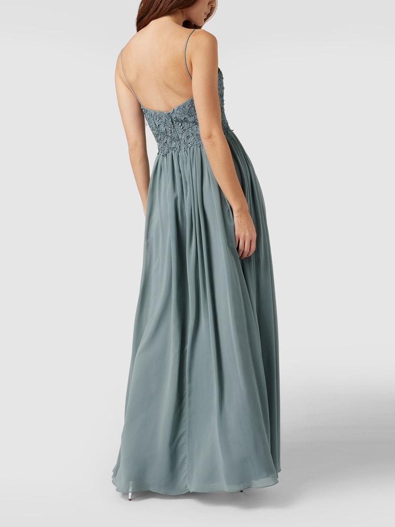 Abendkleid mit floralen Stickereien und Zierperlen in schilf