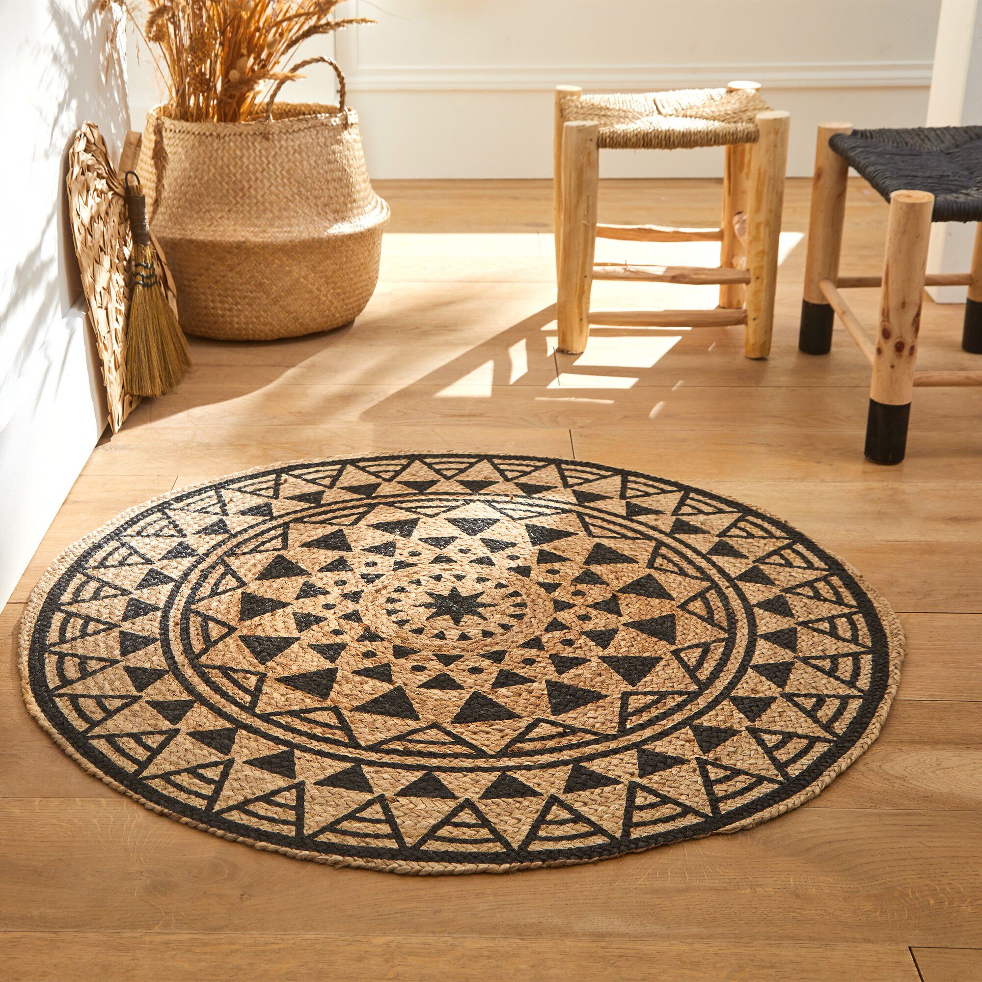 Tapis rond en jute imprimé noir