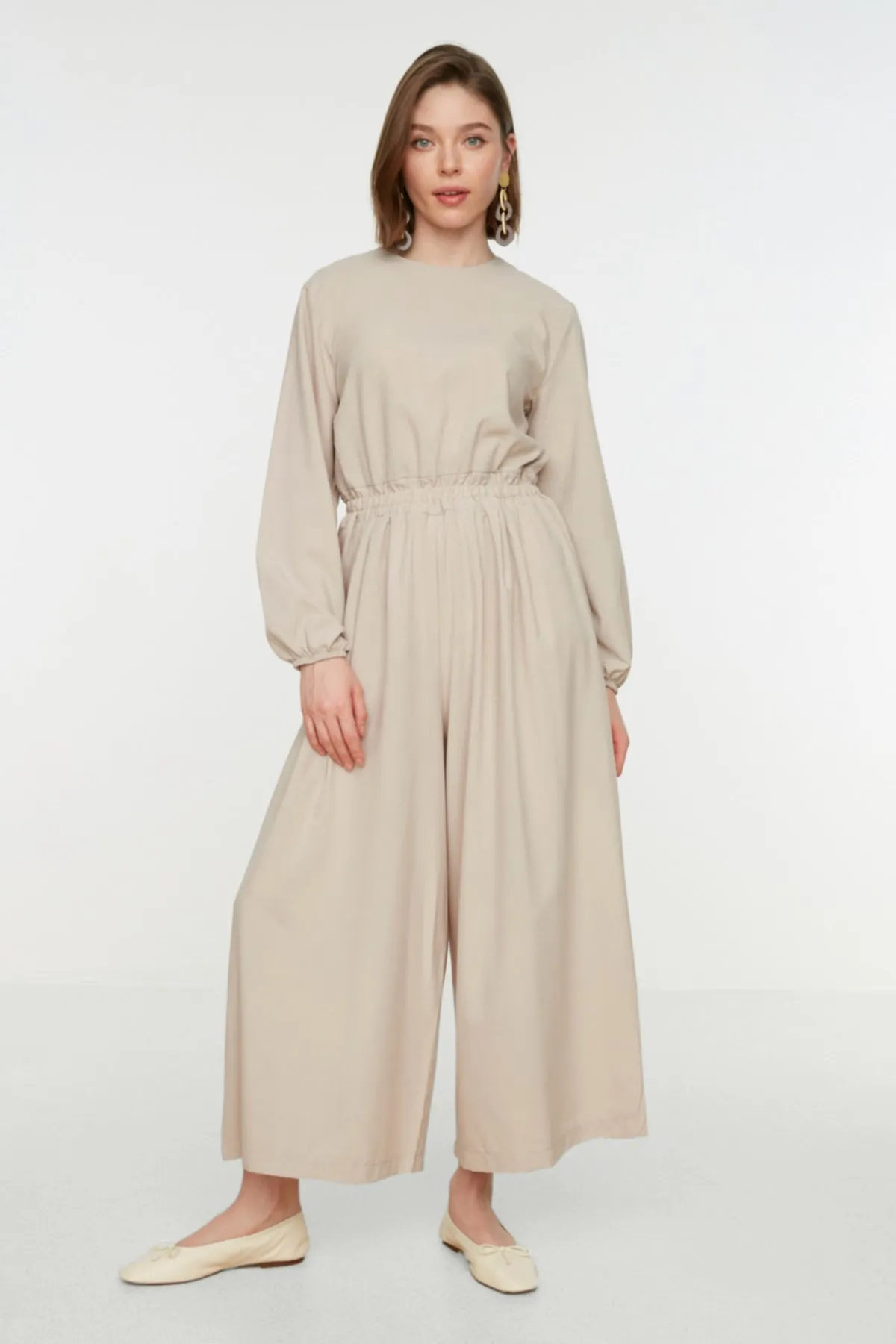 Trendyol Modest  Gewebter Overall mit weitem Bein und Steintaille TCTSS22TL0003