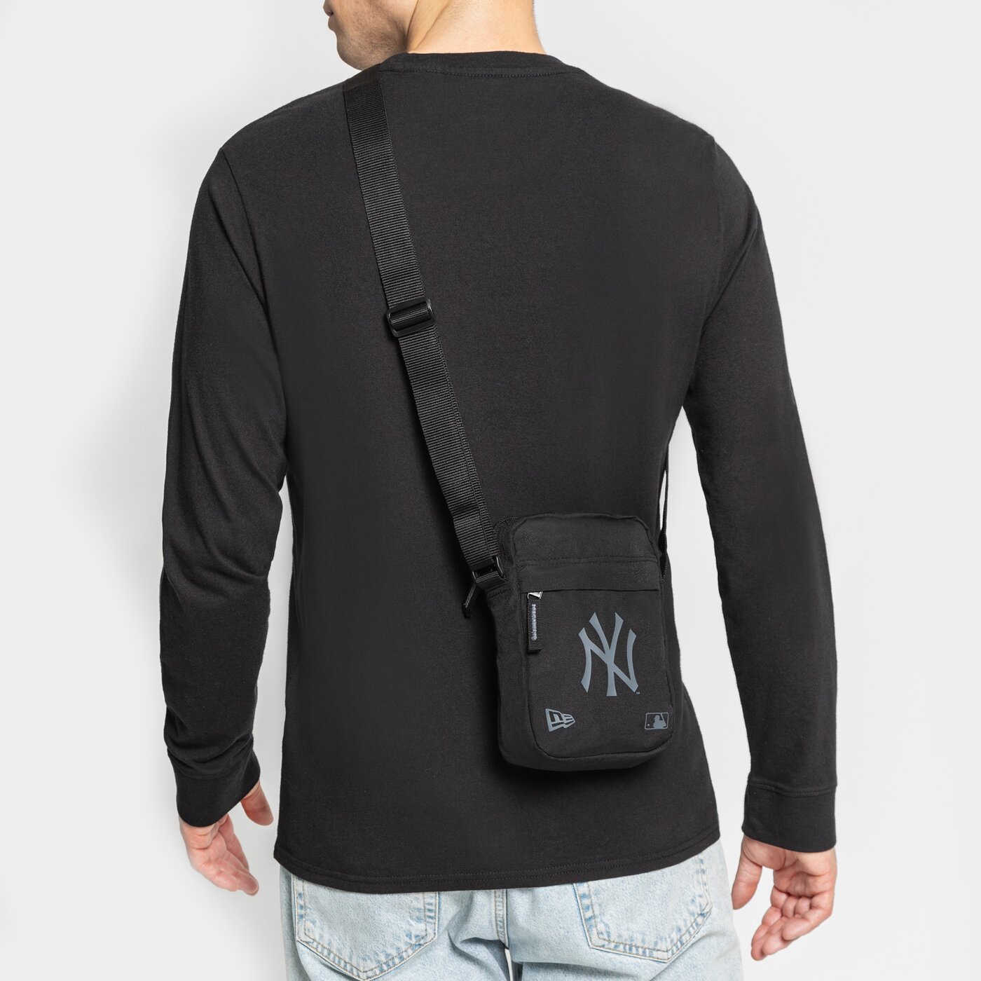 NEW ERA MINITASCHE MLB SIDE BAG NEYYAN BLKBLK NEW YORK YANKE Schwarz