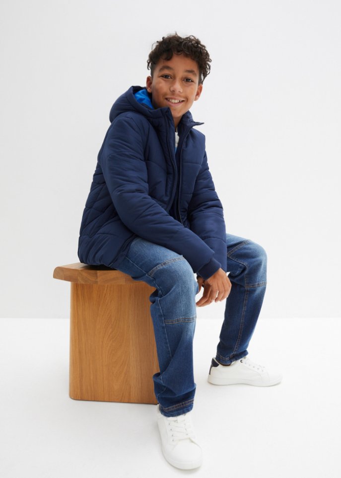 Jungen Winterjacke mit sportlichen Tapes