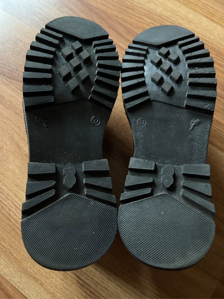 Gerois Slipper in Schwarz günstig kaufen 37