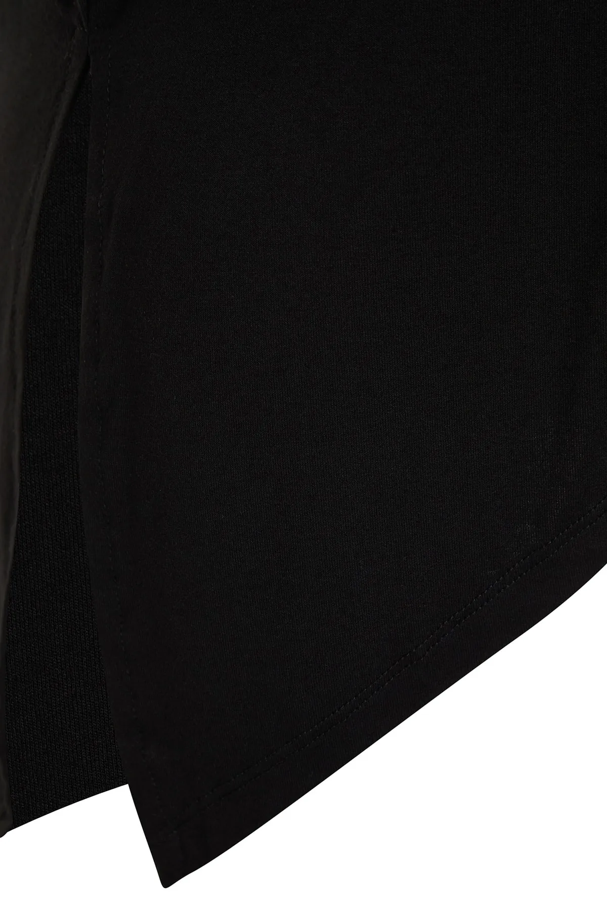 Trendyol Curve  Schwarze, detaillierte Strickbluse mit Schnürung TBSSS23AF00033