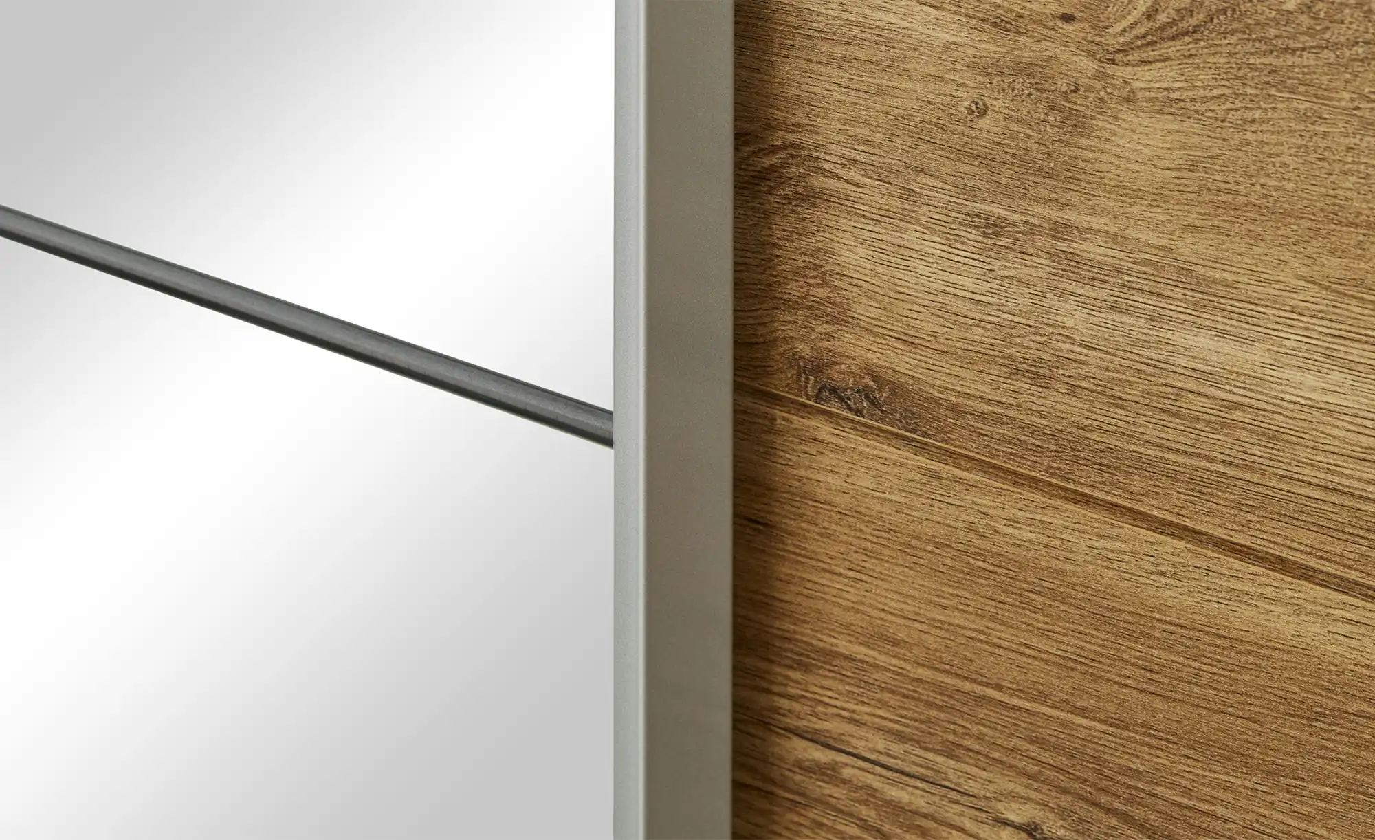 Kleiderschrank, 4-türig