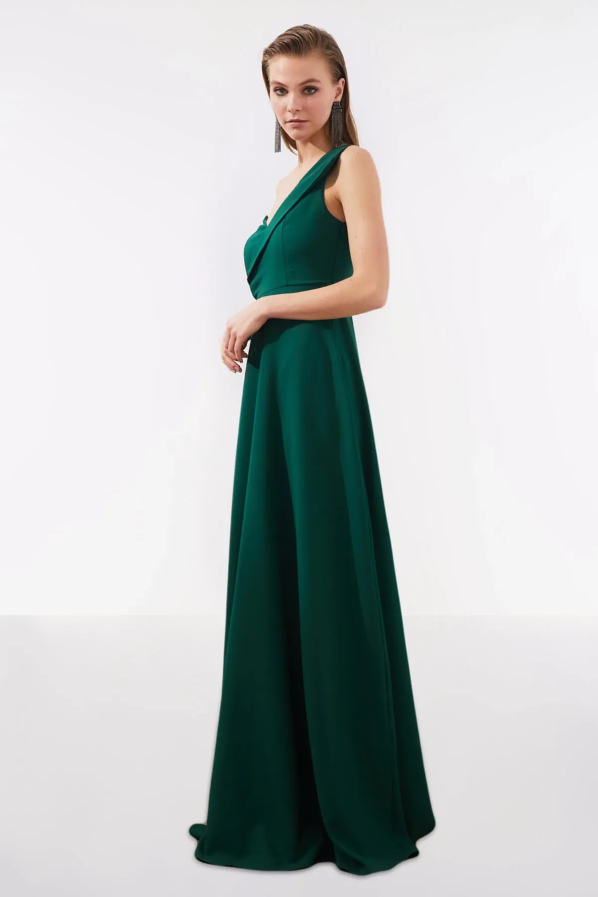 Trendyol Collection  Smaragdgrünes, detailliertes, langes Abendkleid TPRSS22EL00097