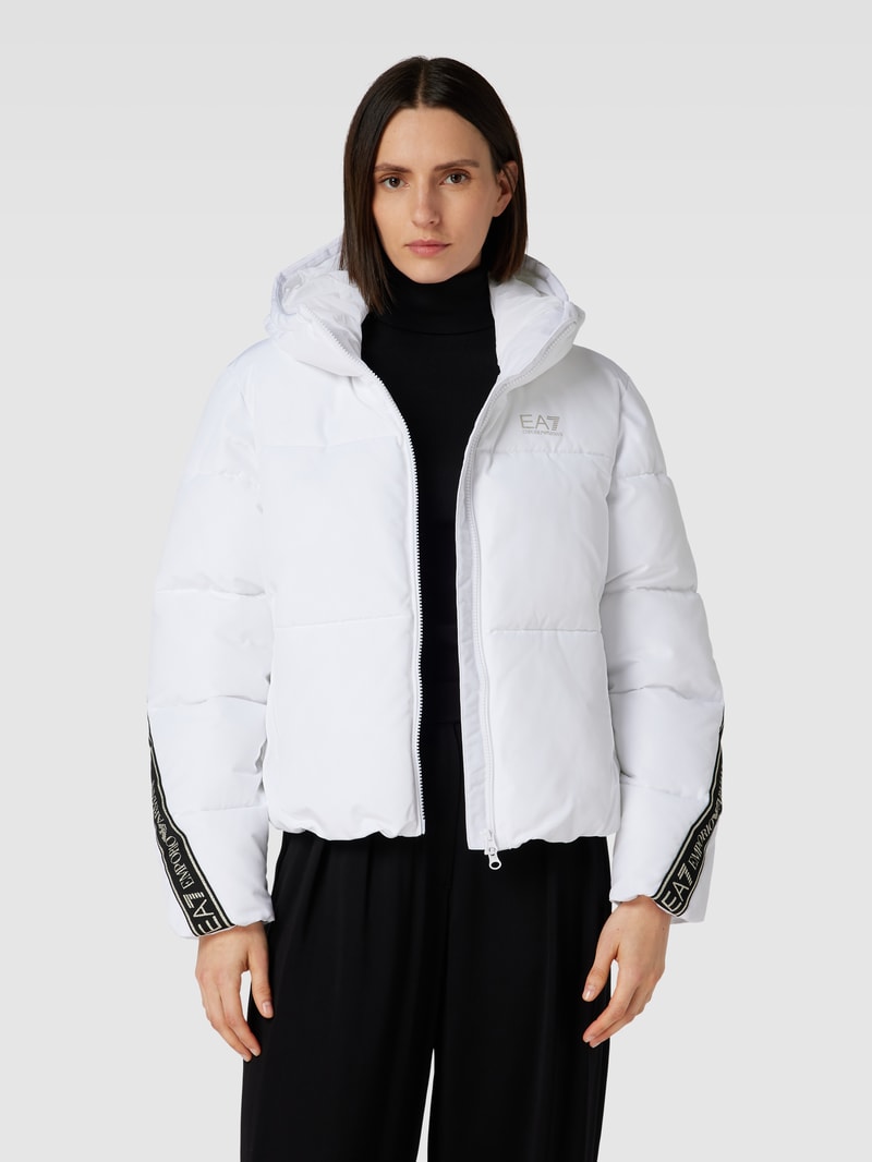 Steppjacke mit Label-Detail Modell 'LOGO SERIES' in weiß