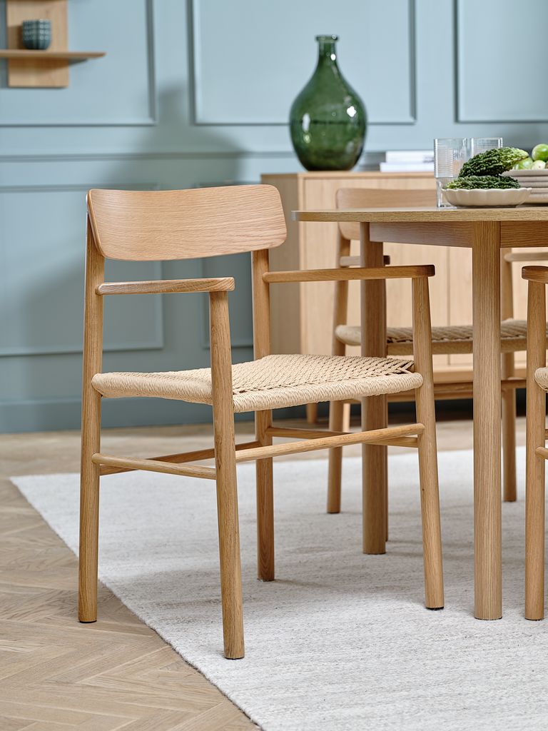 ISLEV ISLEV spisestuestol med armlener, eik/natur