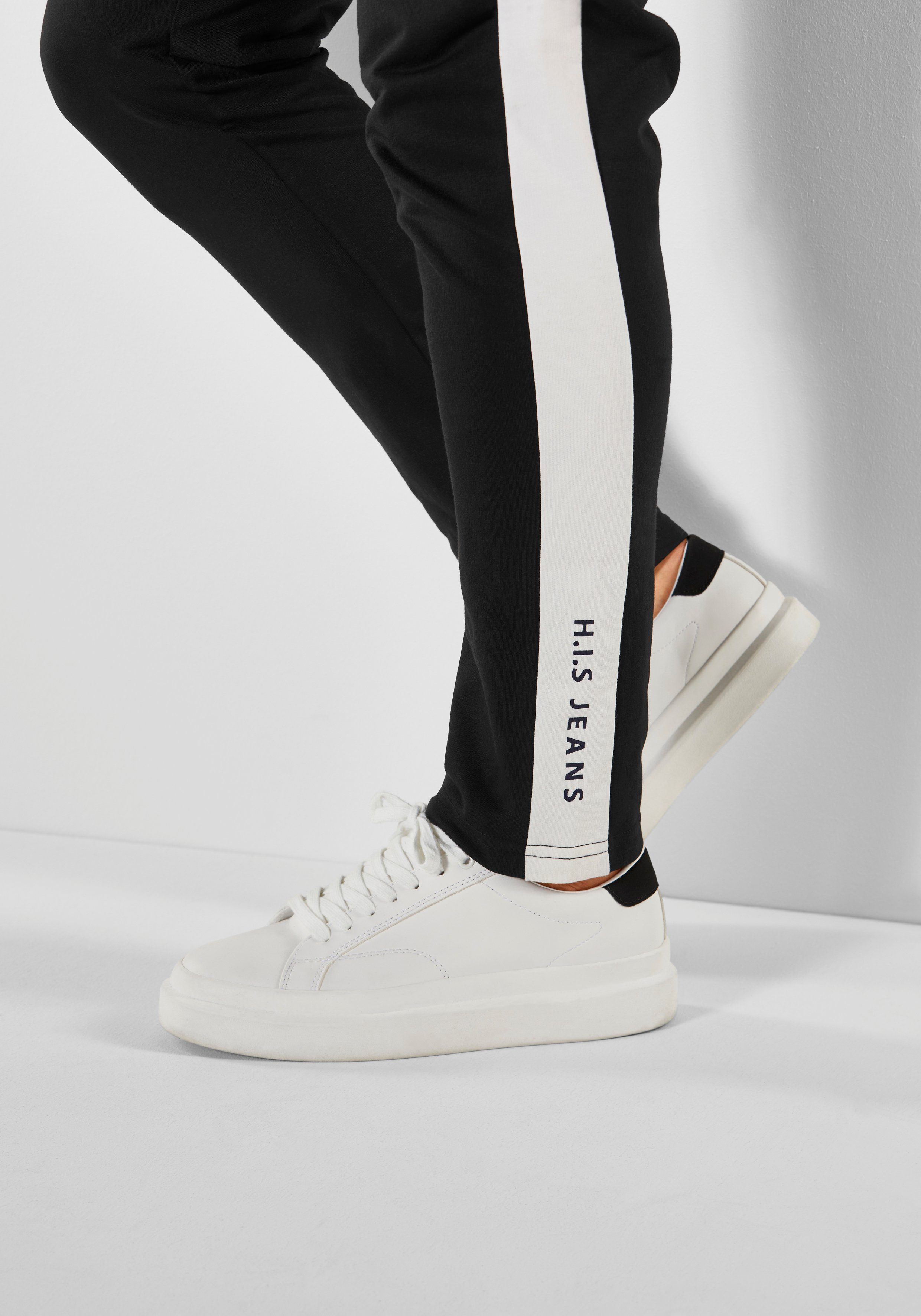 H.I.S Sweathose seitlicher Streifen mit Logodruck
