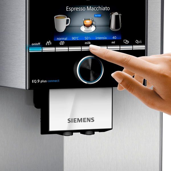 SIEMENS Kaffeevollautomat EQ.9 plus connect s500 TI9558X1DE, extra leise, automatische Reinigung, bis zu 10 individuelle Profile