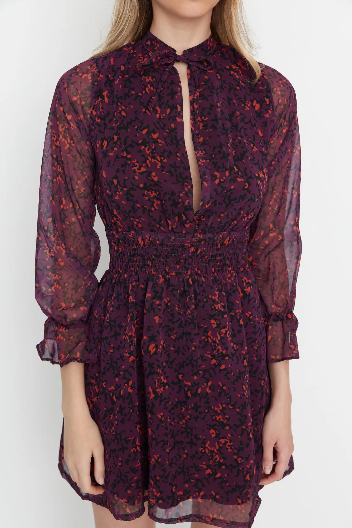 Trendyol Collection  Lilafarbenes, gewebtes Kleid mit Krawattendetails TWOAW23EL00561