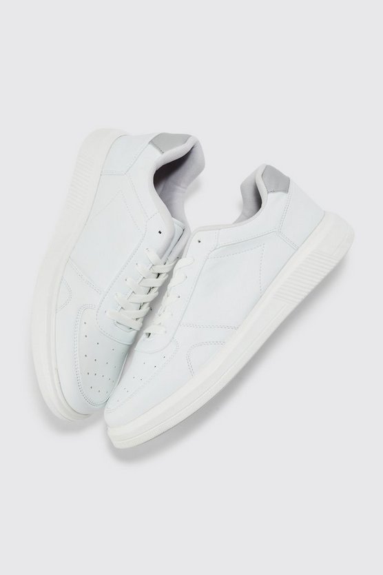 Sneaker mit Detail aus Kunstleder