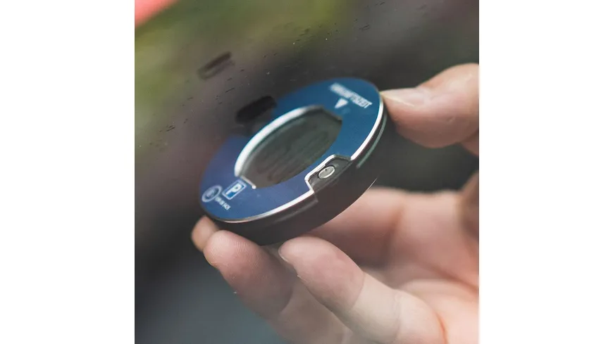OOONO Park NO1 - Blau: Elektronische Parkscheibe mit Zulassung fürs Auto