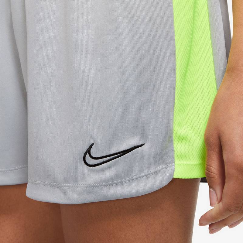 Nike Academy23 Fußballshorts Damen