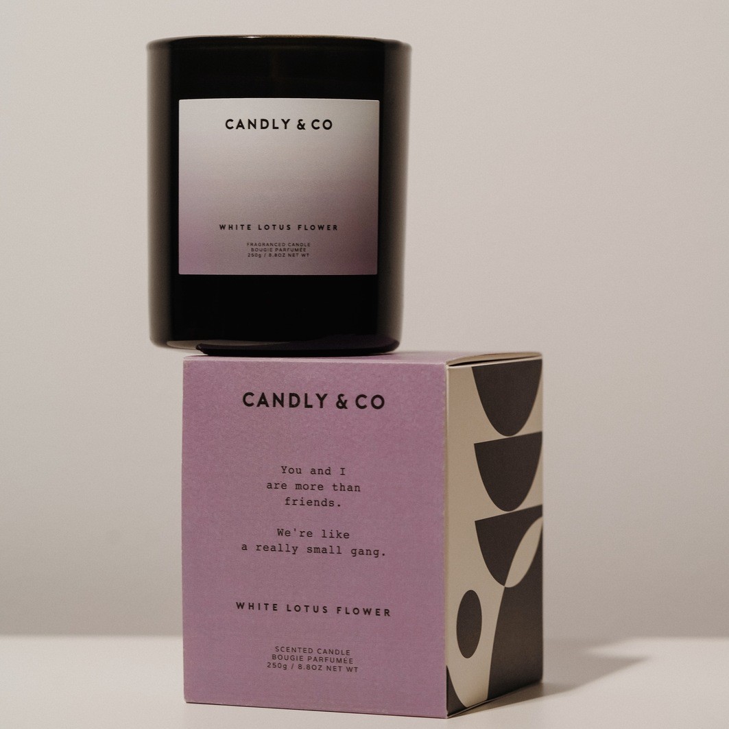 Sveča Candly&Co št. 8 Beli lotosov cvet / Mošus