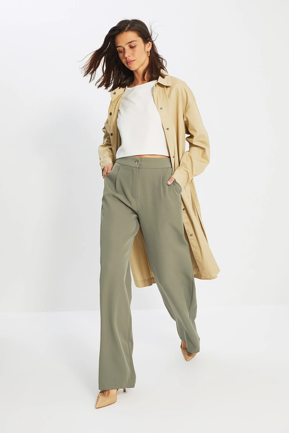 Trendyol Collection  Helle Khaki-Hose mit weitem Bein/Webhose mit weitem Bein TWOAW22PL0139