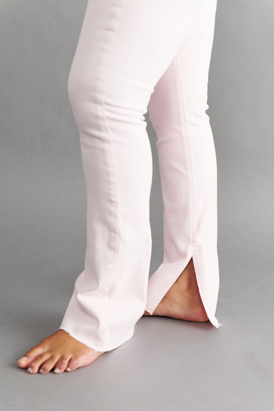 High waist slit jeans
