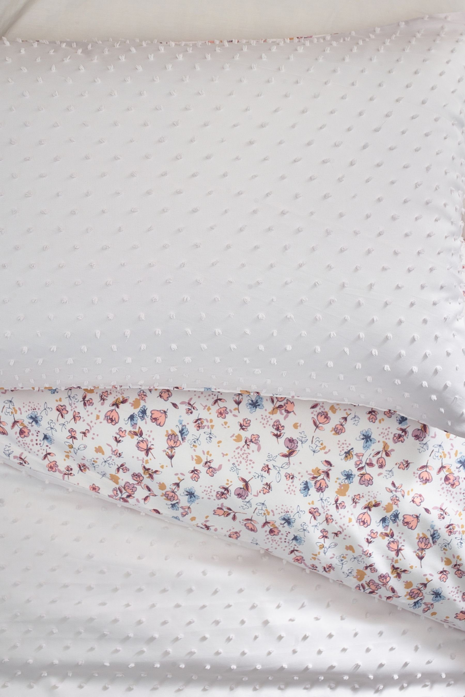 Bett-Set, Strukturierte Bettgarnitur mit Blumen und Rüschen, Next, Bezug: Polyester