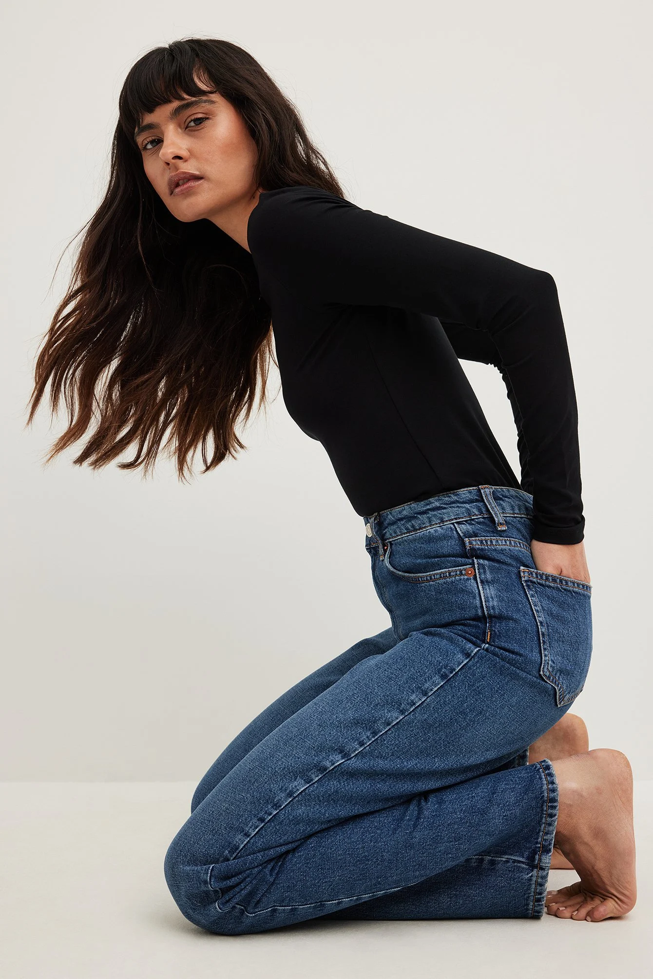 Gerade geschnittene Jeans mit hoher Taille