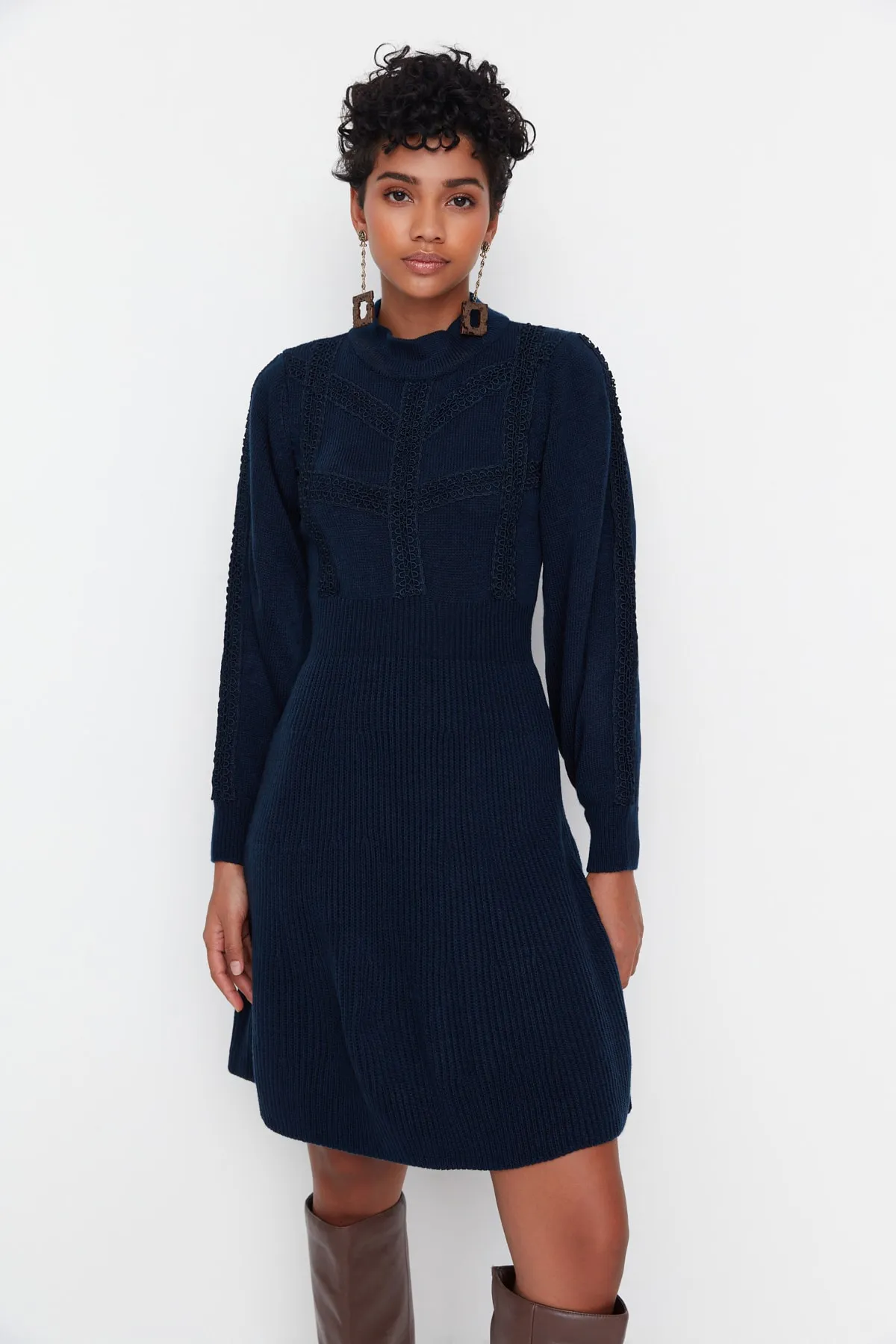 Trendyol Collection  Marineblau Marineblaues Mini-Strickkleid TWOAW22EL0011 Kleid TWOAW22EL0011