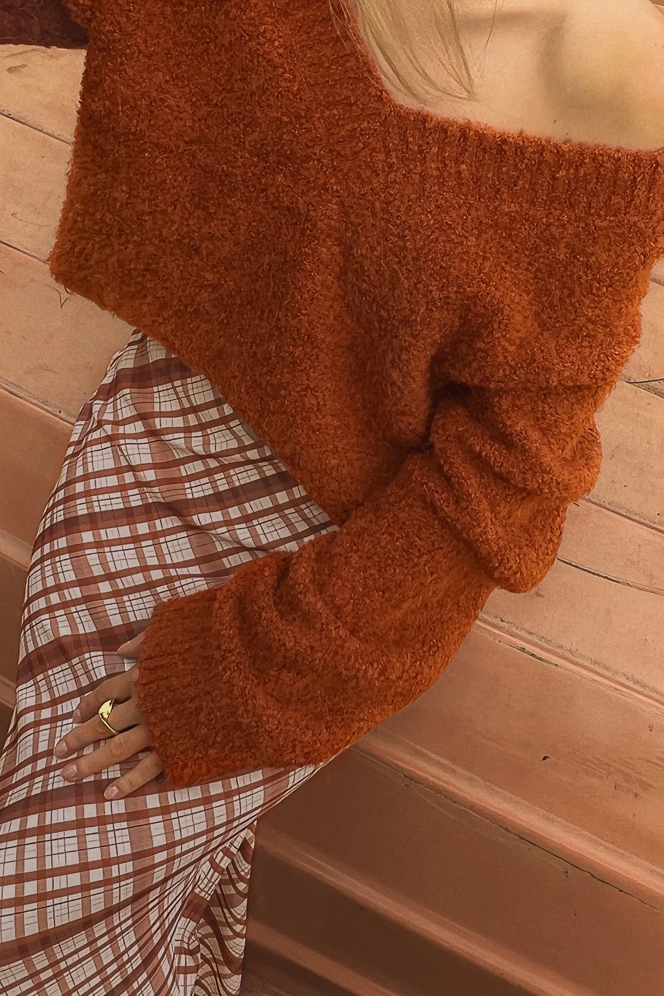 Crop-Strickpullover mit V-Ausschnitt