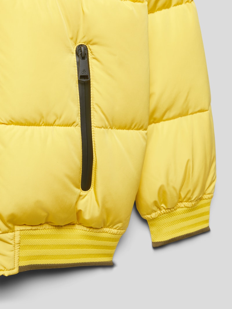 Steppjacke mit Reißverschlusstaschen in khaki